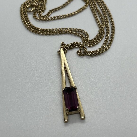Vintage signed Avon 22” Gold Tone Faux Amethyst Purple Pendant Charm Necklace - Picture 6 of 6